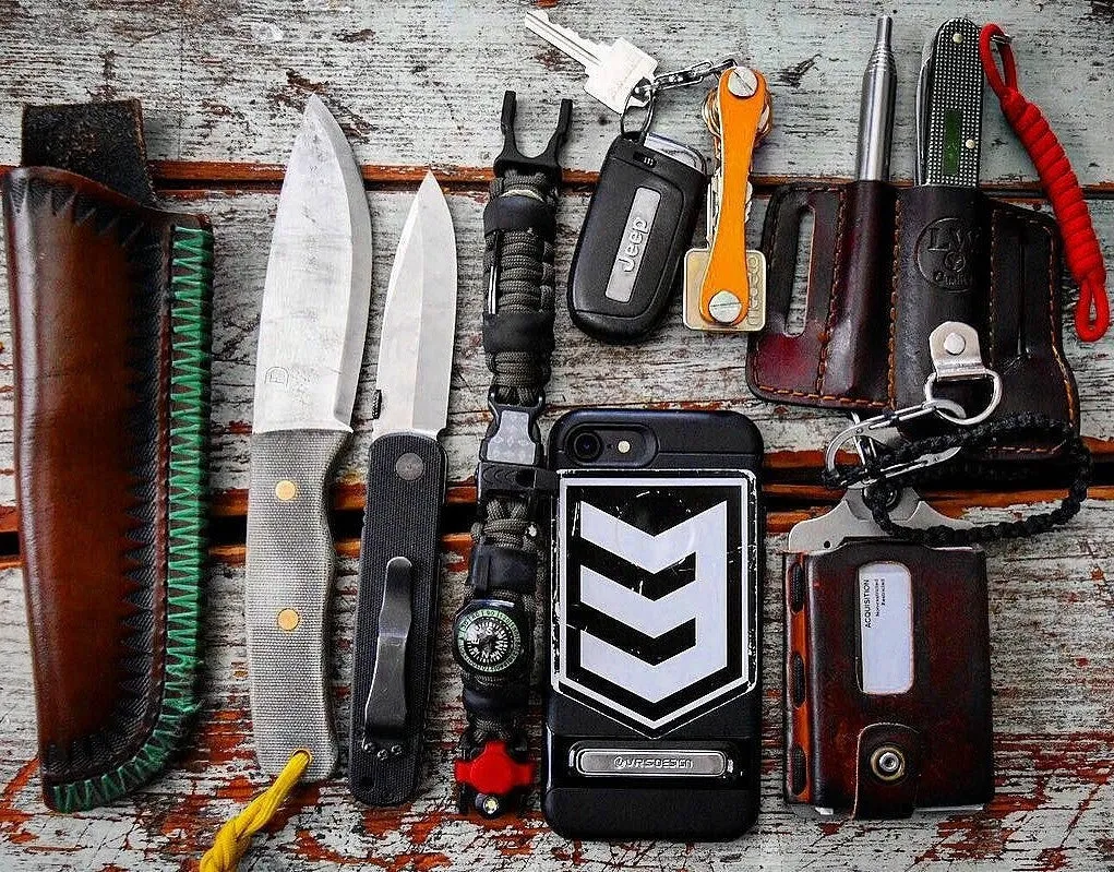 EDC Prepper - Paracord Bracelet Urban Tool Kit Equipped w/ LED Light, fire starter, blade, compass.