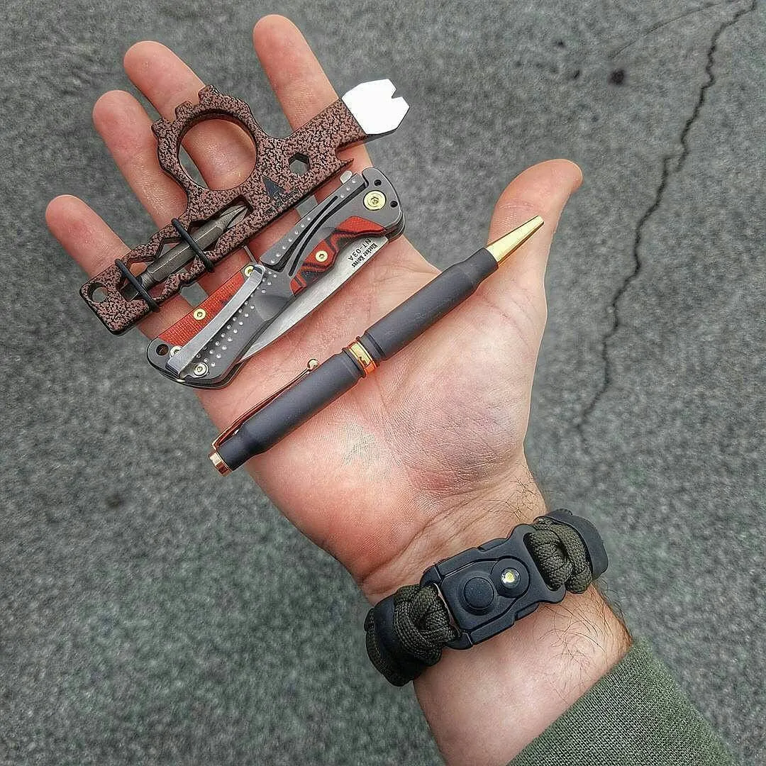 EDC Prepper - Paracord Bracelet Urban Tool Kit Equipped w/ LED Light, fire starter, blade, compass.